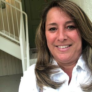 Meet your Posher, Ana lucia